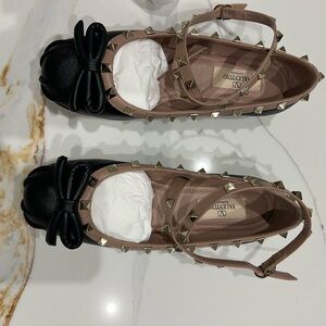 Valentino Garavani Black and Tan Studded Flats